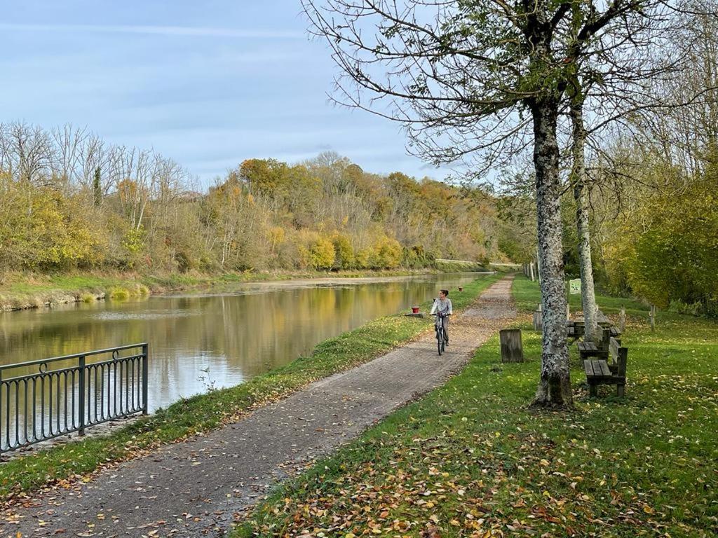 Charmante Maison Bourguignonne Avec Grand Jardin Et Parking Montbard Eksteriør bilde